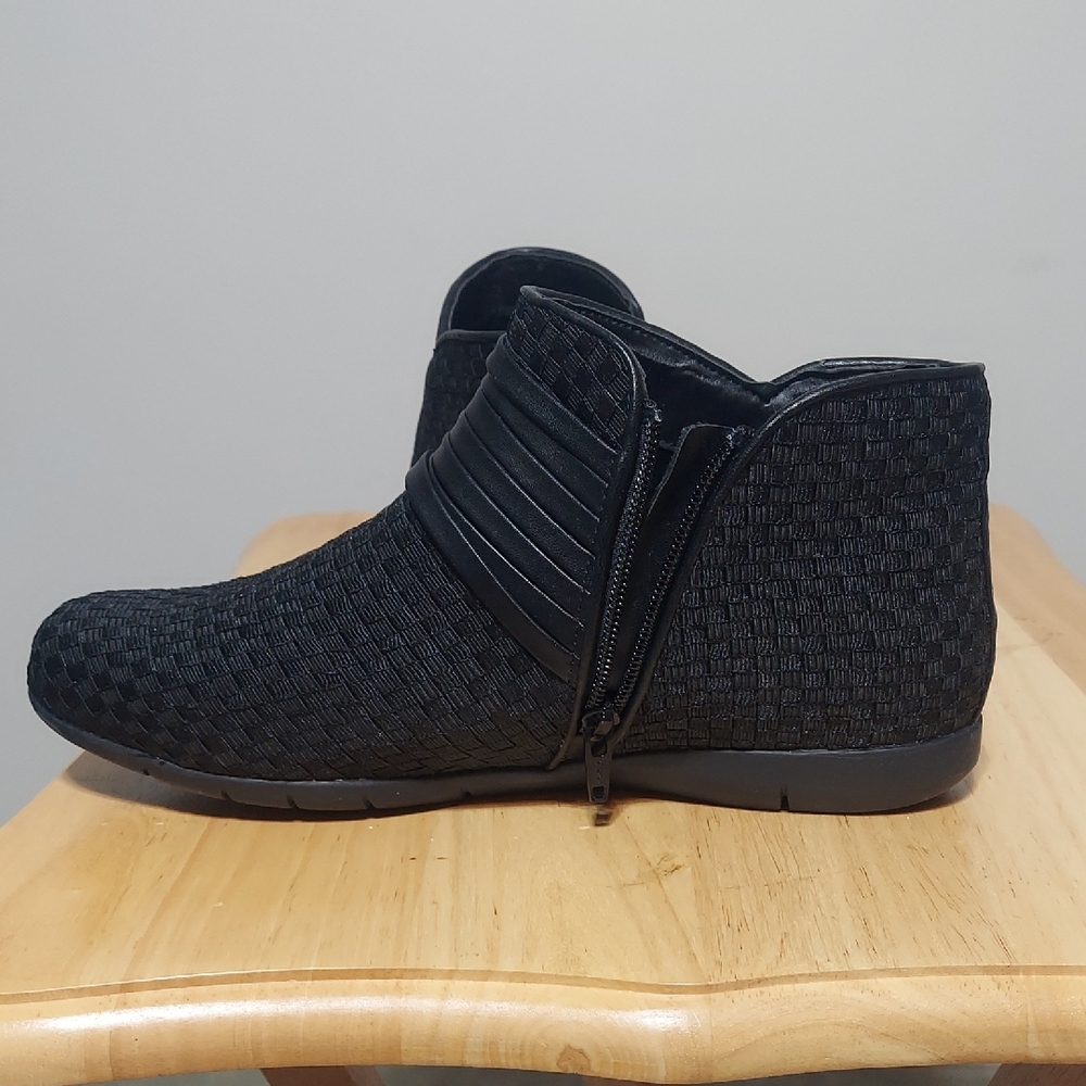 Comfortview Woven Black Ankle Booties Size 10W - Picture 5 of 8
